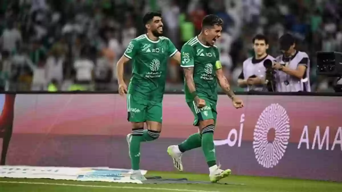 نجم الأهلي السعودي يعود بعد إصابة أبعدته عن الملاعب