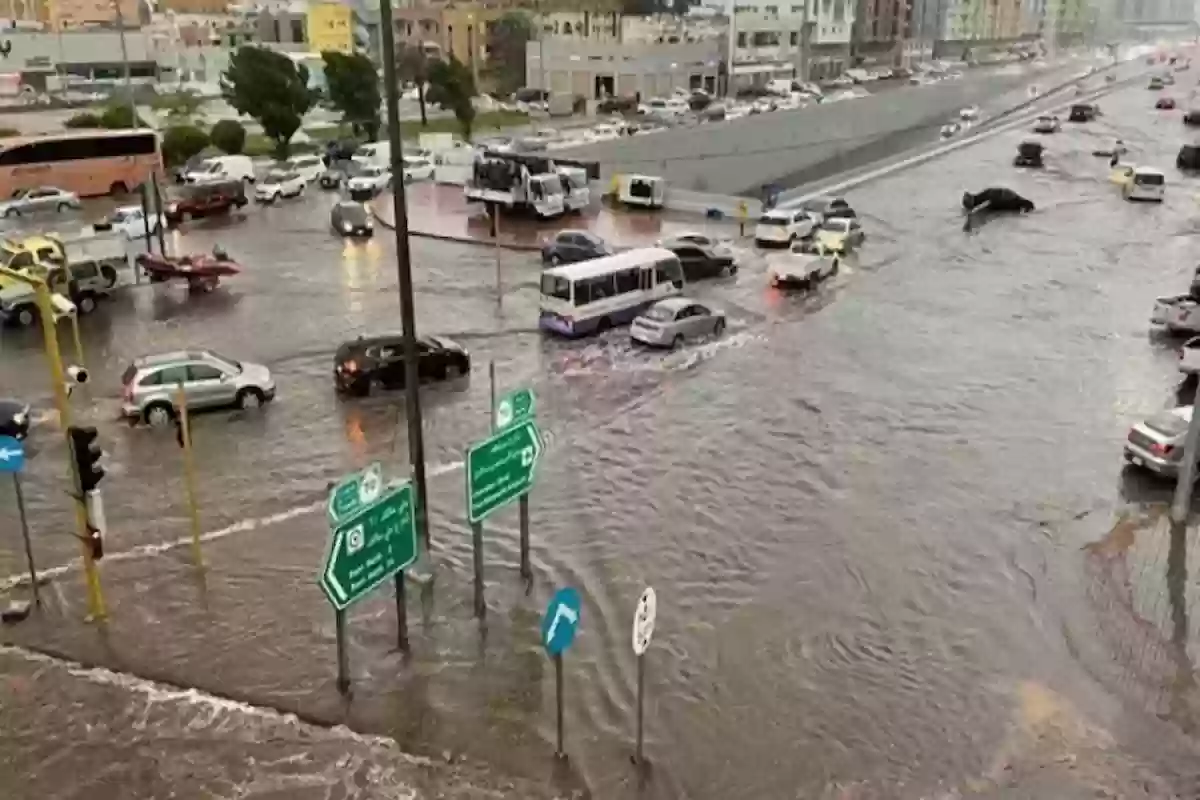 أمطار رعدية غزيرة وسيول ورياح نشطة متربة في مناطق المملكة.. والأرصاد تحذر